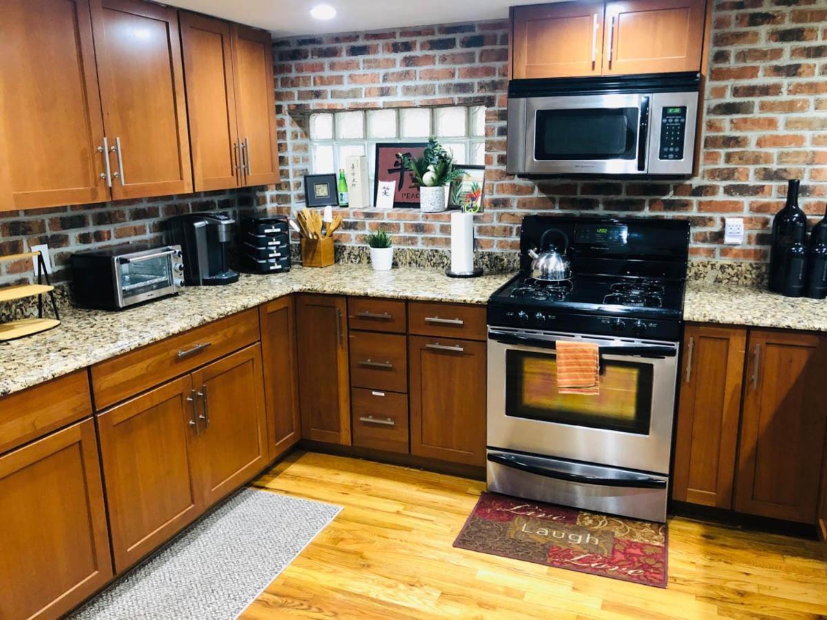 Updated Amazing Bi -Level Condo Minutes From Water Views Of New York City North Bergen Exterior photo